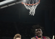  阿斯顿维拉发布备战花絮，清晨再遭质疑，欧篮联任务艰巨，赛季目标并未改变