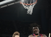  阿斯顿维拉发布备战花絮，清晨再遭质疑，欧篮联任务艰巨，赛季目标并未改变