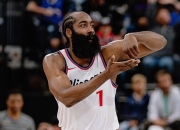 哈登回归赛场，惊险取胜首场状态亮眼，利物浦观众沸腾！的简单介绍